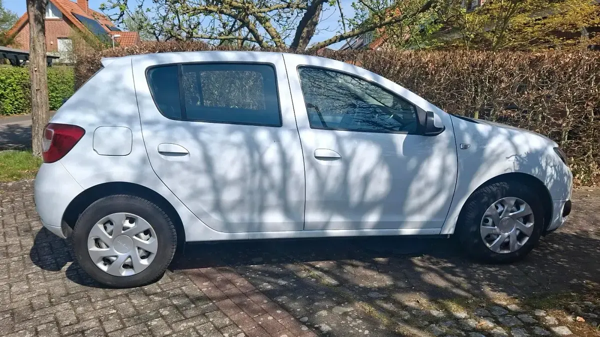 Second-hand Dacia Sandero 75 CP (55 kW) 2016 Alb Berlinǎ