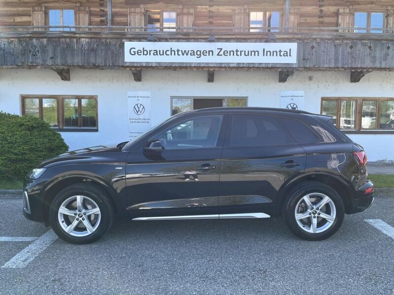 Gebraucht Audi Q5 S-Line 299 PS (219 kW) 2021 Mythosschwarz SUV