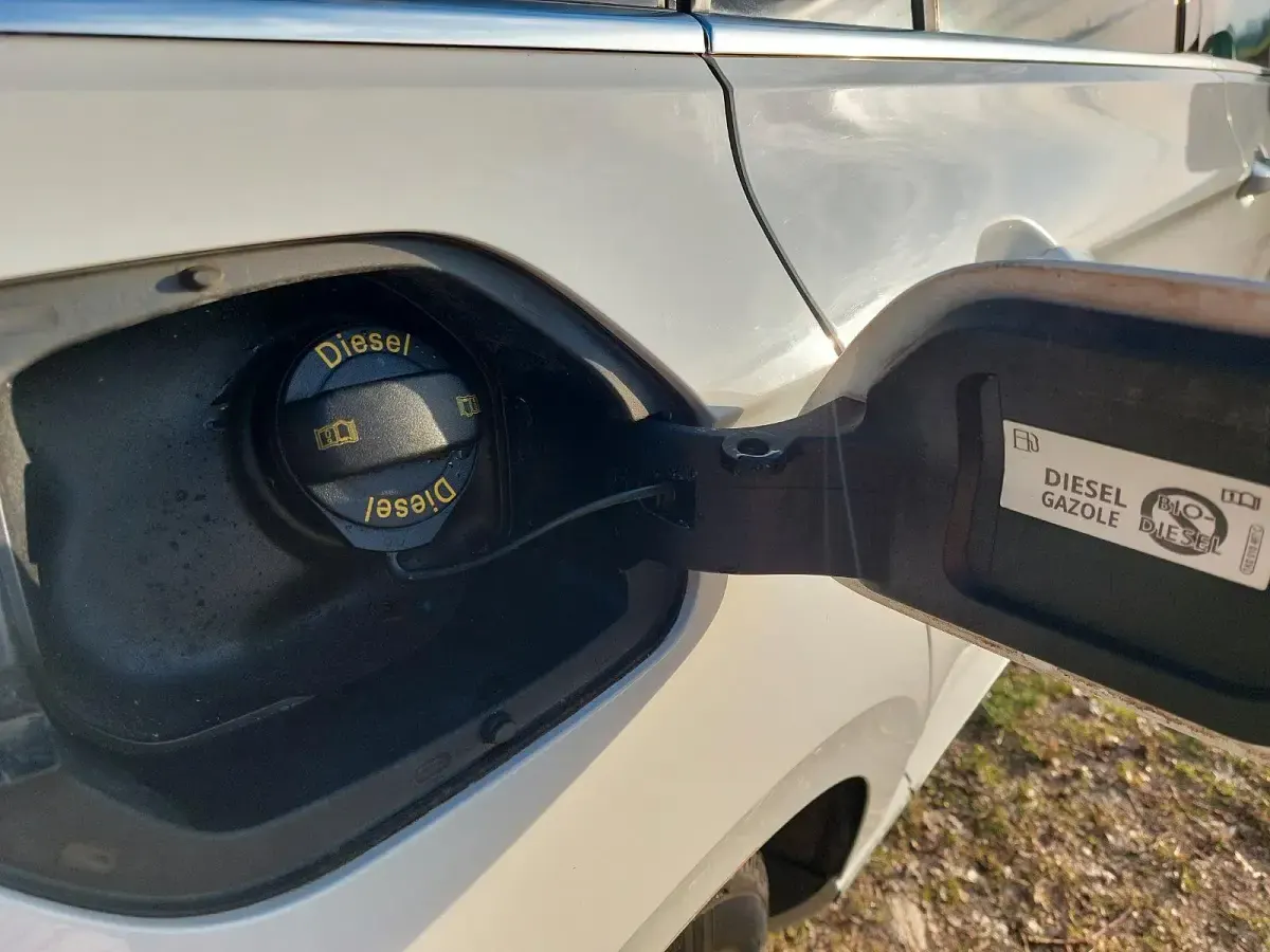 Gebraucht VW Passat 120 PS (88 kW) 2016 Weiß Kombi