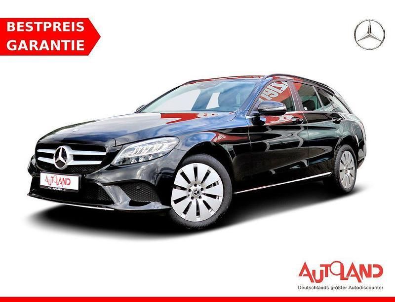 Schwarz Gebraucht 2020 Mercedes C220 Limousine | 28.990 € (Fairer Preis) - Bild 1/4