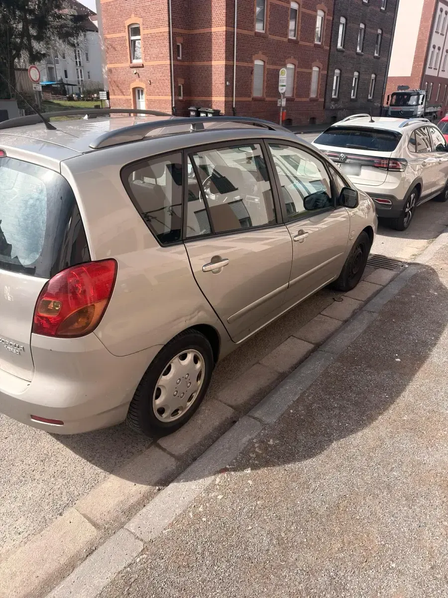 Gebraucht Toyota Corolla Verso 110 PS (80 kW) 2004 Grau Van / Kleinbus