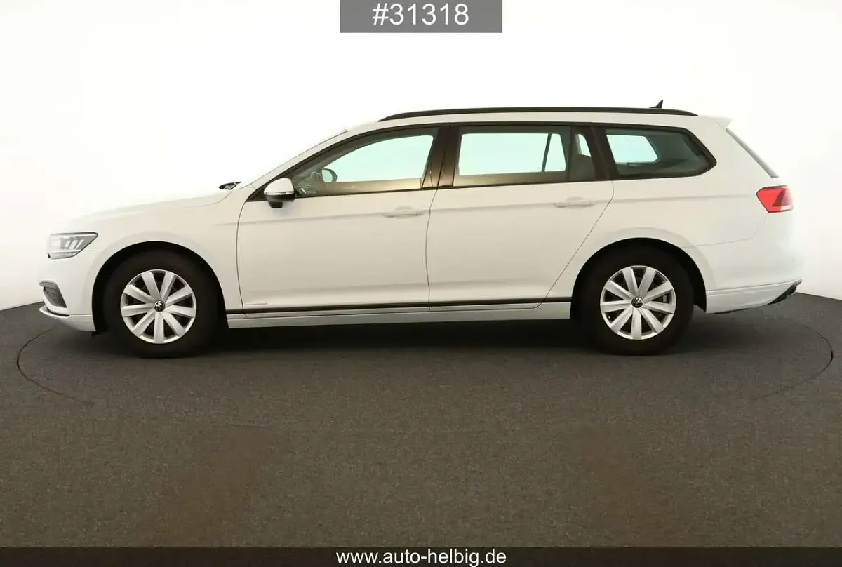 Gebraucht VW Passat 150 PS (110 kW) 2023 Weiß Kombi
