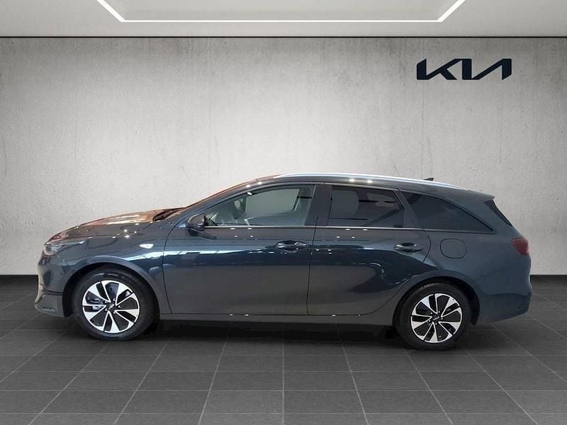 Neu Kia Ceed 140 PS (102 kW) 2026 Grau Kleinwagen