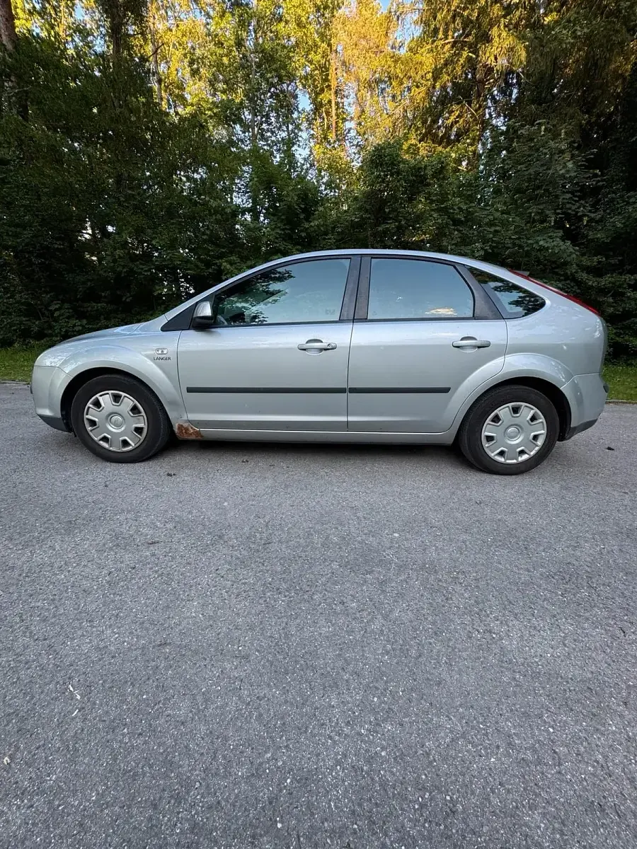 Gebraucht Ford Focus 101 PS (74 kW) 2006 Silber Kleinwagen