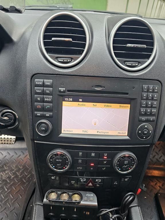 Schwarz Gebraucht 2009 Mercedes ML350 SUV | 10.500 € (Fairer Preis) - Bild 1/4