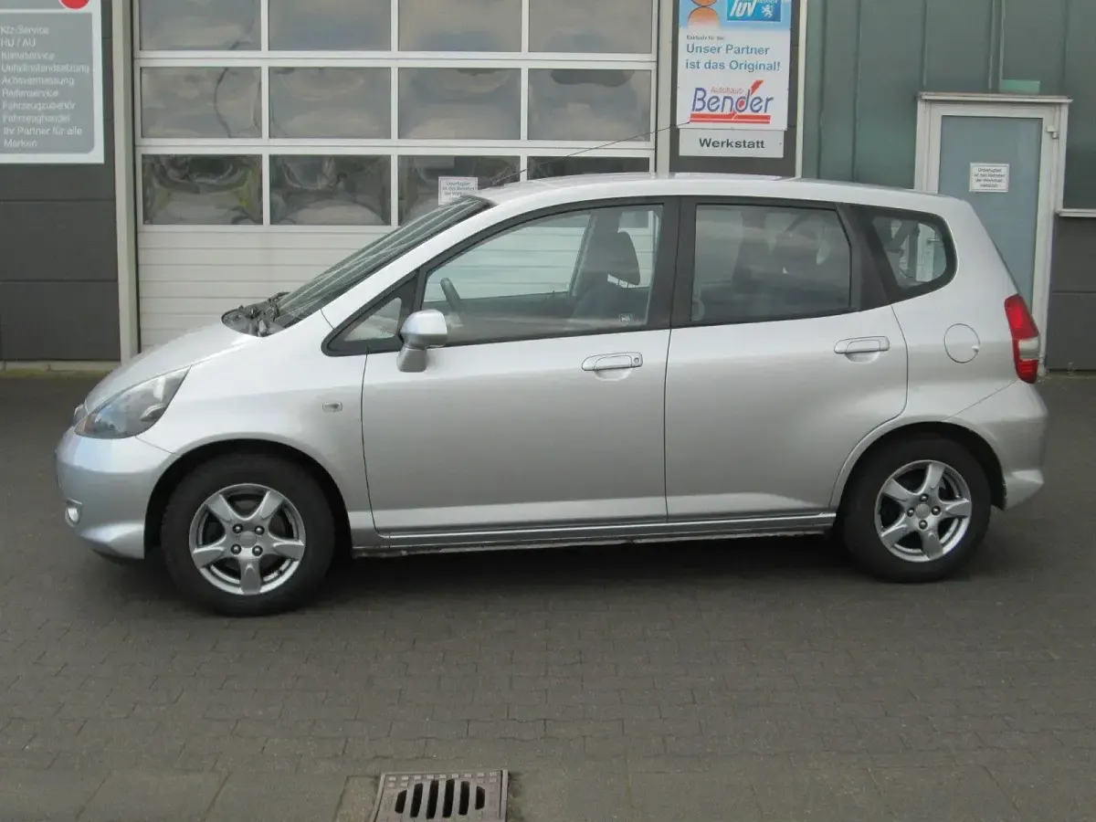 Gebraucht Honda Jazz 77 PS (56 kW) 2008 Silber Kleinwagen