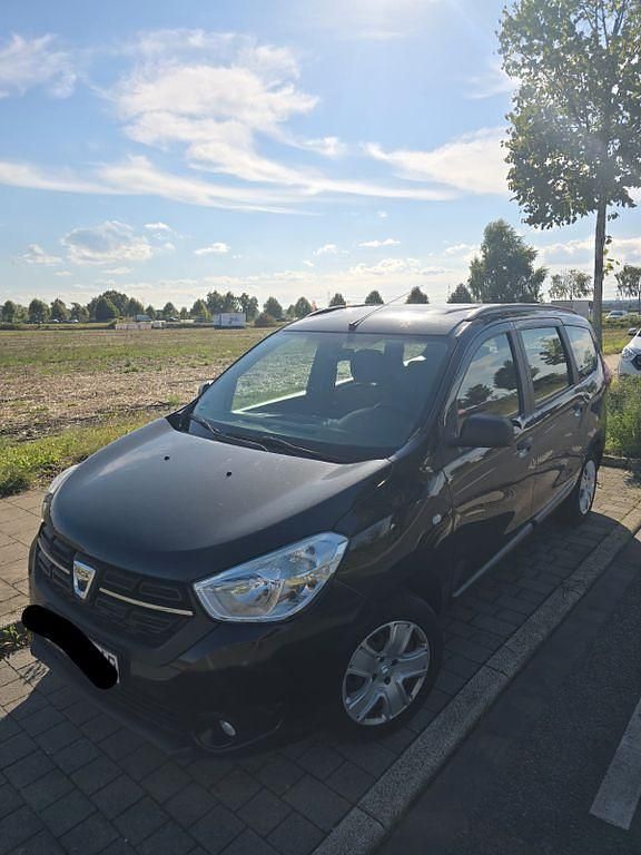 Schwarz Gebraucht 2017 Dacia Lodgy Comfort Van / Kleinbus | 5.750 € - Bild 1/4