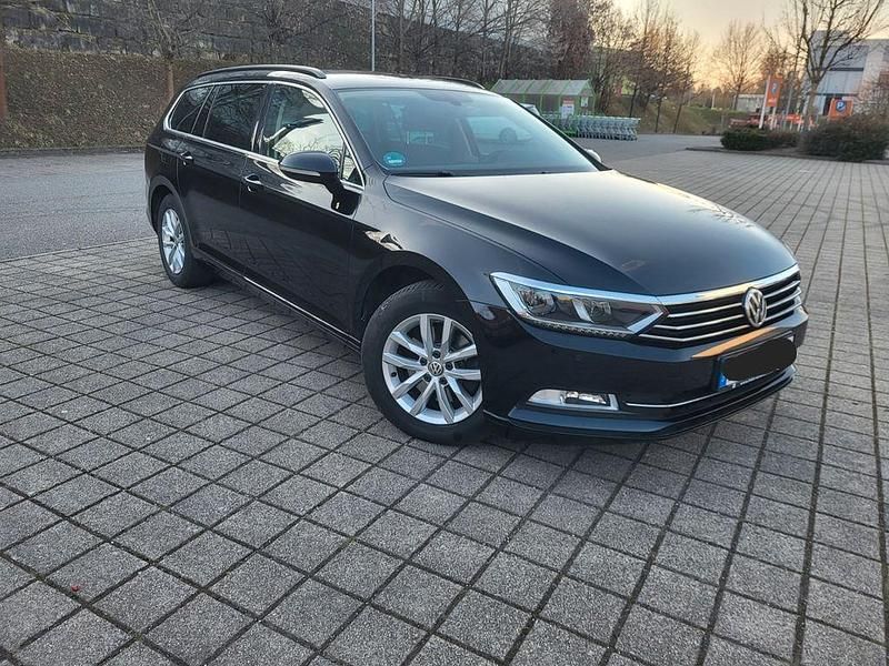 Gebraucht VW Passat Comfortline 150 PS (110 kW) 2018 Schwarz Kombi