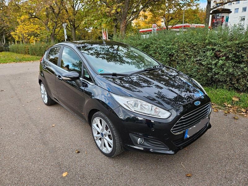 Schwarz Gebraucht 2013 Ford Fiesta Titanium Kleinwagen | 6.900 € (Fairer Preis) - Bild 1/4