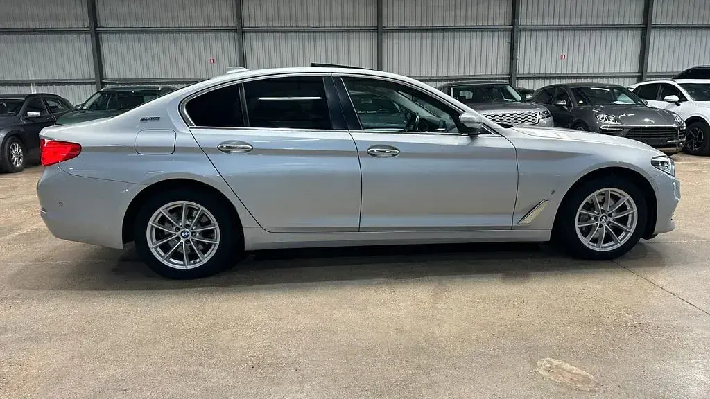 Gebraucht BMW 530e iPerformance 184 PS (135 kW) 2017 Silber Limousine