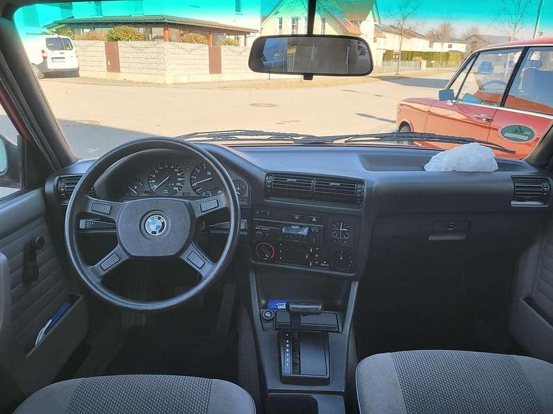 Gebraucht BMW 316 99 PS (72 kW) 1988 Rot Limousine