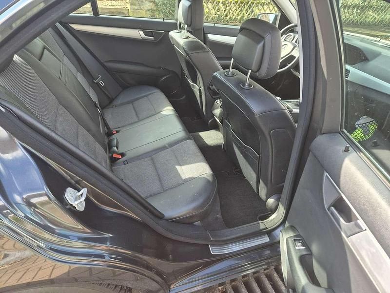 Gebraucht Mercedes C200 Classic 136 PS (100 kW) 2013 Schwarz Limousine
