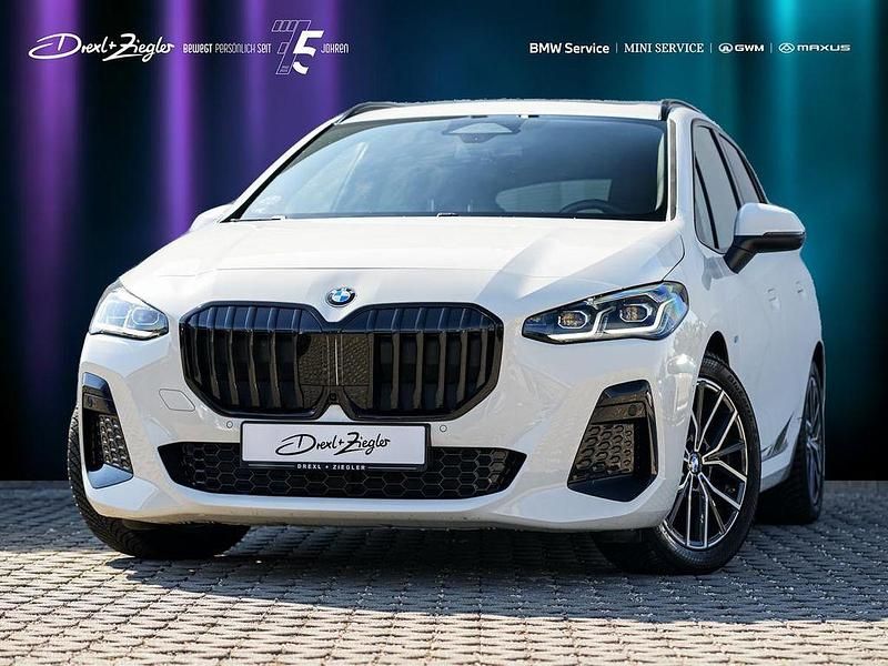 Alpinweiss uni Gebraucht 2025 BMW 220 Active Tourer M Sport Van / Kleinbus | 39.900 € - Bild 1/4