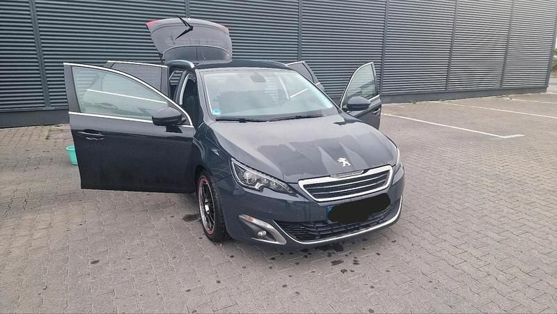 Grau Gebraucht 2015 Peugeot 308 Kombi | 6.500 € (Fairer Preis) - Bild 1/4