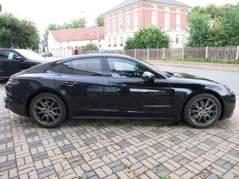 Gebraucht Porsche Panamera 421 PS (309 kW) 2017 Tiefschwarzmetallic Kleinwagen