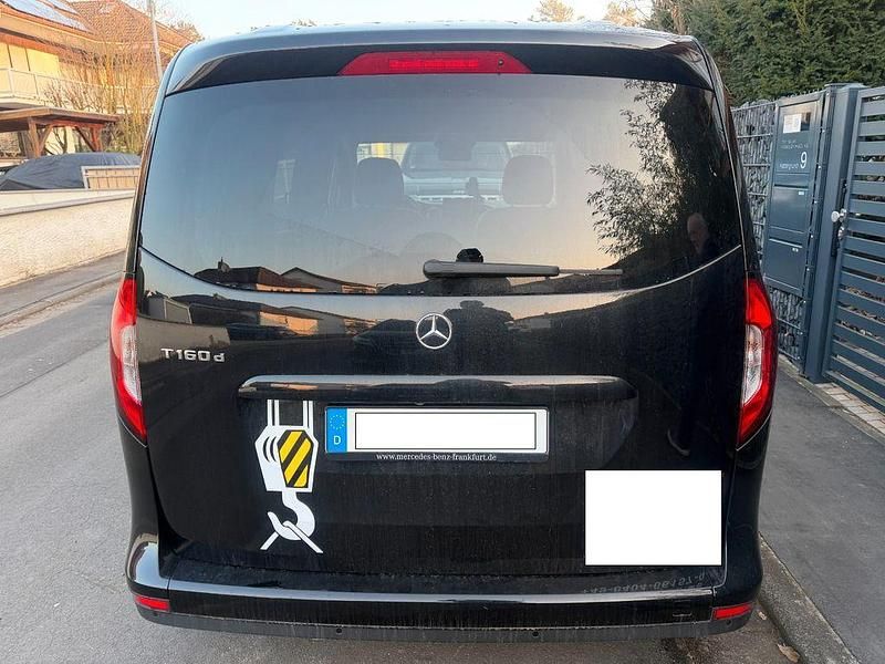 Gebraucht Mercedes T160 95 PS (69 kW) 2024 Schwarz Van / Kleinbus