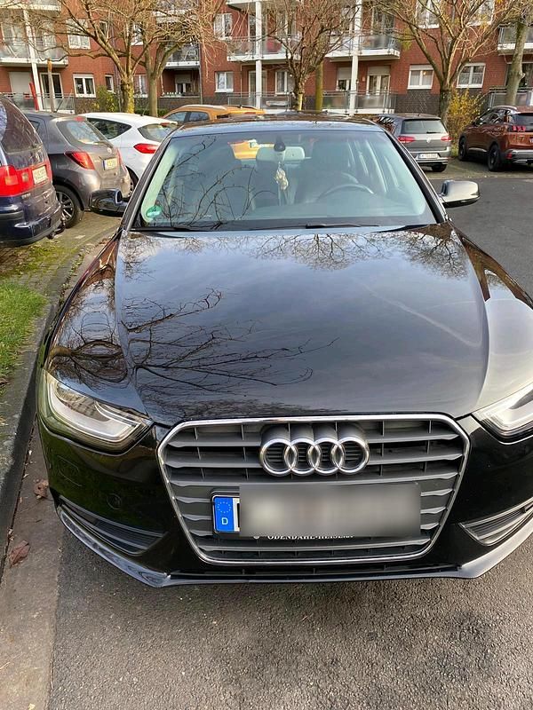 Schwarz Gebraucht 2013 Audi A4 Limousine | 13.000 € (Teuer) - Bild 1/4
