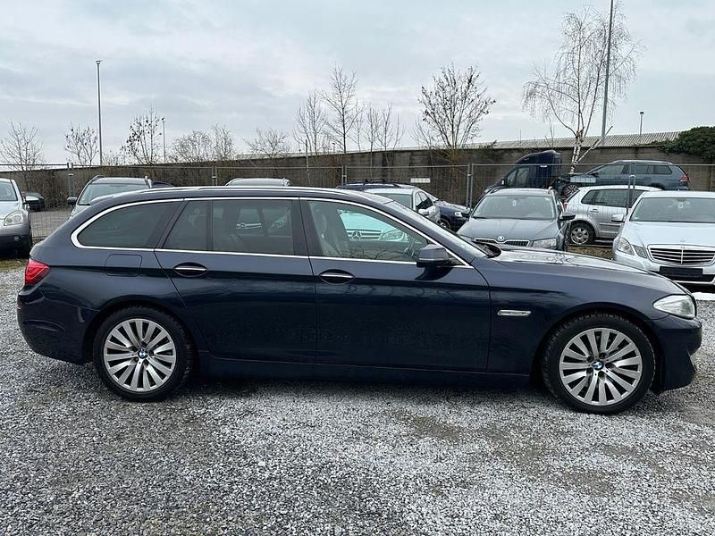 Gebraucht BMW 525 Luxury Line 218 PS (160 kW) 2014 Blau Kombi