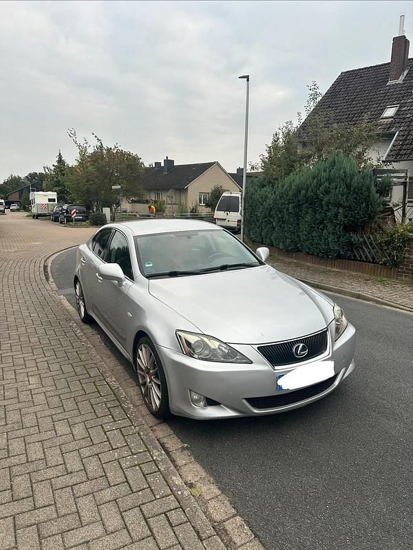 Grau Gebraucht 2006 Lexus IS250 Limousine | 6.999 € (Guter Preis) - Bild 1/4