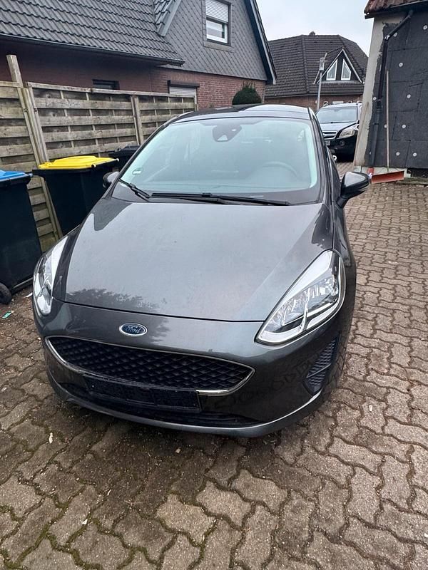Gebraucht Ford Fiesta 101 PS (74 kW) 2017 Grau Limousine