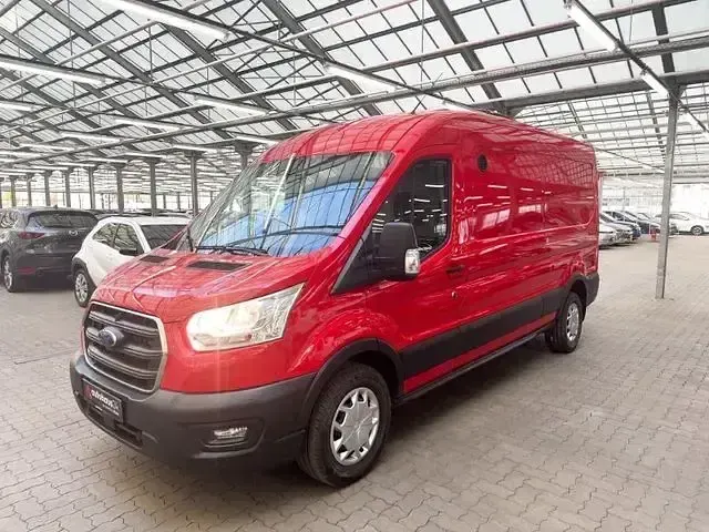 Gebraucht Ford Transit Trend 105 PS (77 kW) 2021 Rot Van