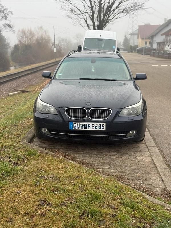 Gebraucht BMW 525 197 PS (144 kW) 2009 Blau Kombi