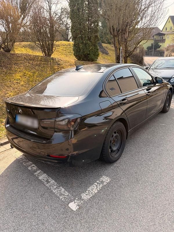 Gebraucht BMW 316 116 PS (85 kW) 2013 Schwarz Limousine