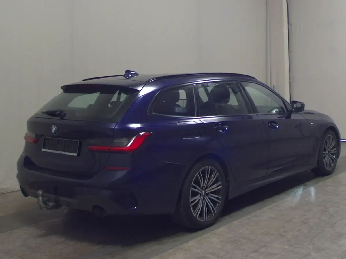 Gebraucht BMW 318 M Sport 150 PS (110 kW) 2020 Blau Kombi
