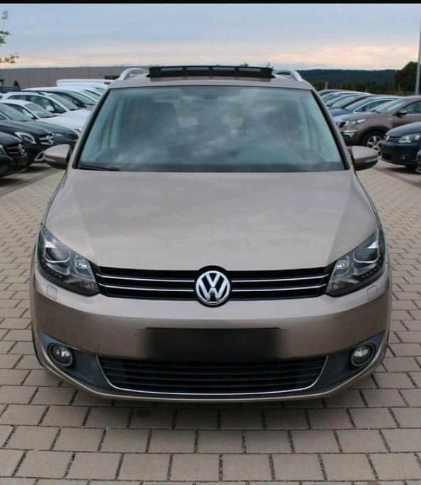 Beige Gebraucht 2011 VW Touran Van / Kleinbus | 6.500 € (Fairer Preis) - Bild 1/4