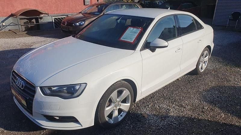 Gebraucht Audi A3 Ambition 110 PS (80 kW) 2015 Gletscherweiss Limousine