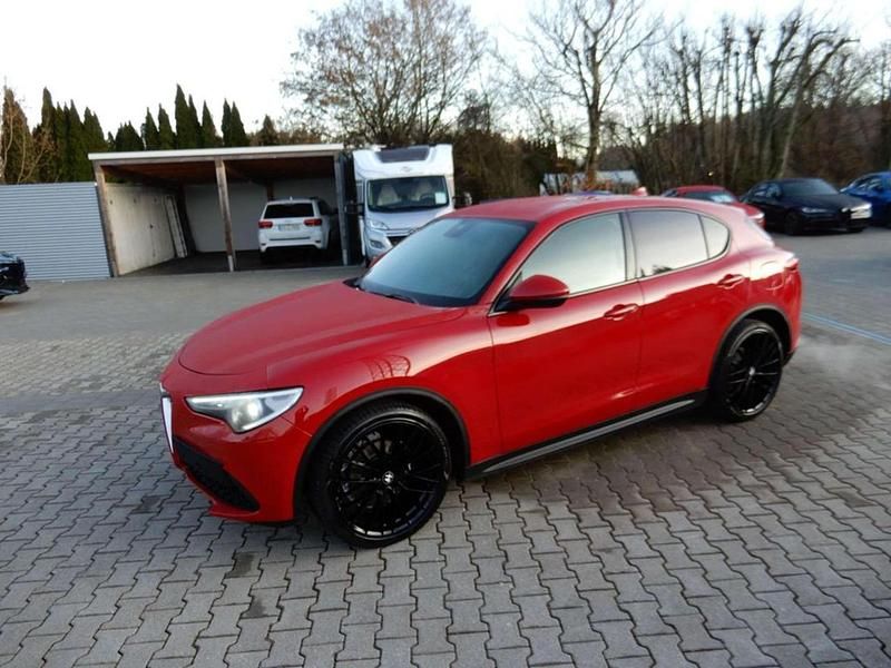 Rot Gebraucht 2020 Alfa Romeo Stelvio Super SUV | 29.900 € (Superpreis) - Bild 1/1