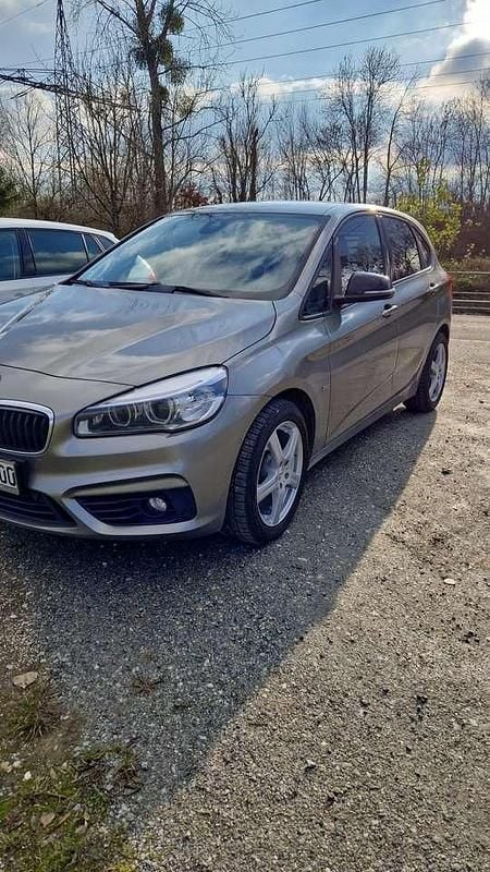 Gebraucht BMW 218 150 PS (110 kW) 2015 Silber Van / Kleinbus