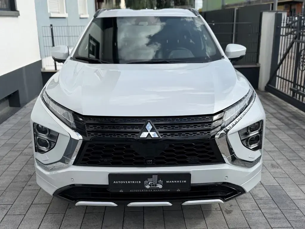 Gebraucht Mitsubishi Eclipse Cross Plus 188 PS (138 kW) 2023 Weiß SUV