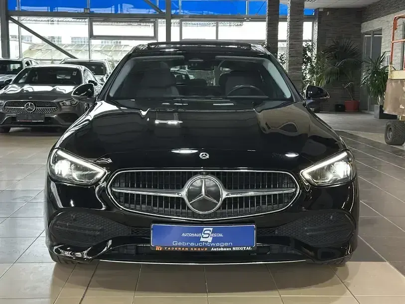 Gebraucht Mercedes C300e Avantgarde 313 PS (230 kW) 2023 Schwarz Kombi