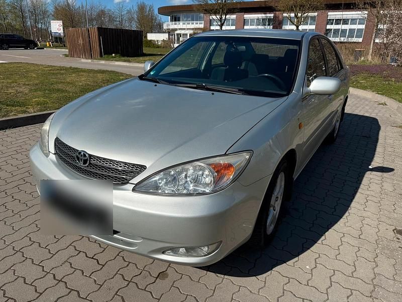 Gebraucht Toyota Camry 143 PS (105 kW) 2002 Gold Limousine