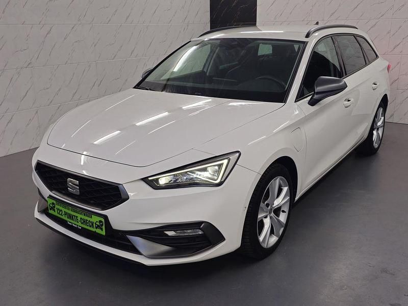 Weiß Gebraucht 2021 Seat Leon FR Kombi | 19.950 € (Guter Preis) - Bild 1/4