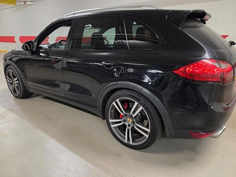 Gebraucht Porsche Cayenne Turbo 500 PS (367 kW) 2010 Schwarz SUV