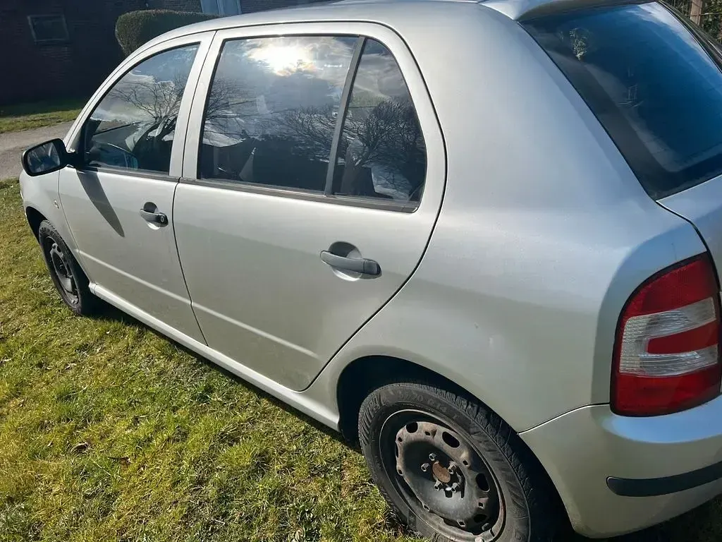 Gebraucht Skoda Fabia Classic 54 PS (39 kW) 2005 Silber Limousine
