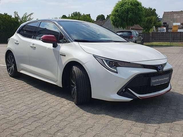 Weiß metallic Gebraucht 2021 Toyota Corolla Team | 22.820 € (Fairer Preis) - Bild 1/4