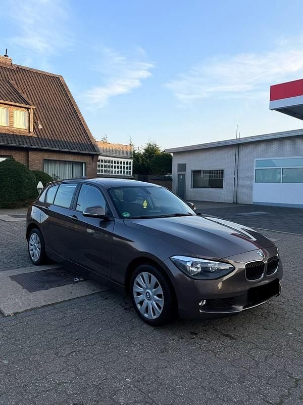 Gebraucht BMW 114 102 PS (75 kW) 2014 Grau Kleinwagen