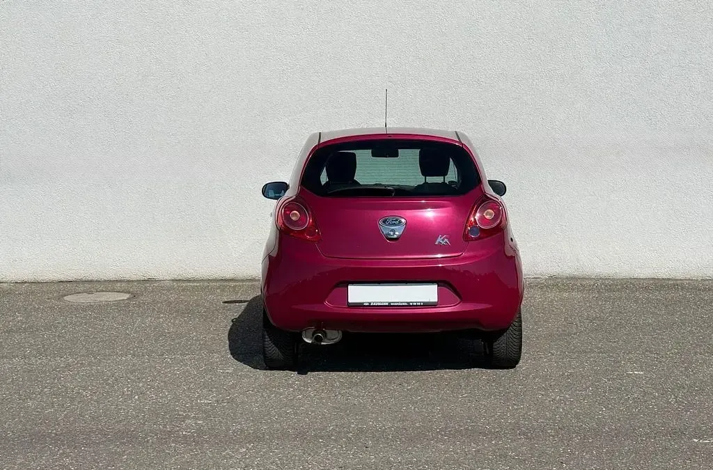 Gebraucht Ford Ka Titanium 69 PS (50 kW) 2012 Rot Kleinwagen