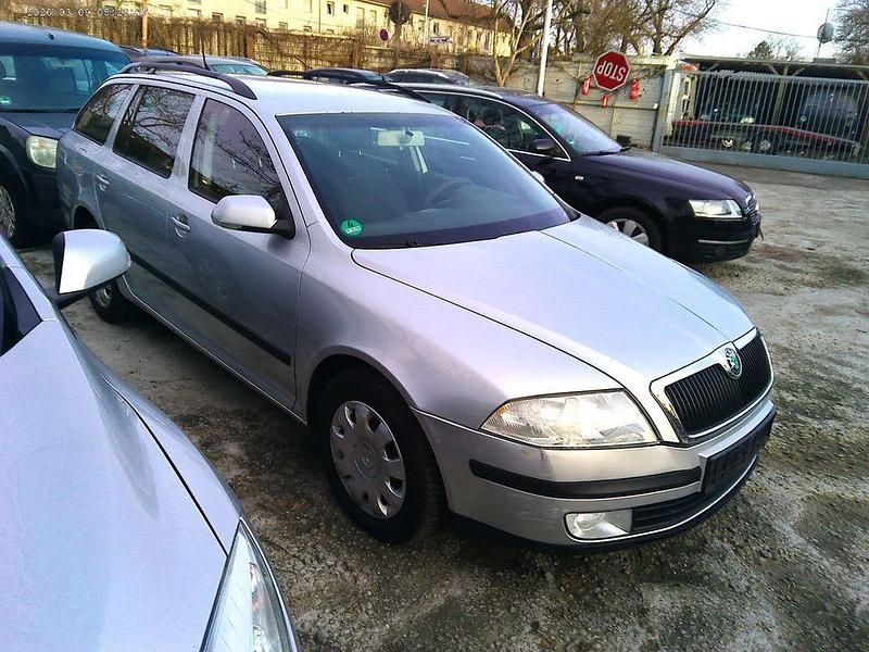 Gebraucht Skoda Octavia Tour 101 PS (74 kW) 2008 Silber Kombi