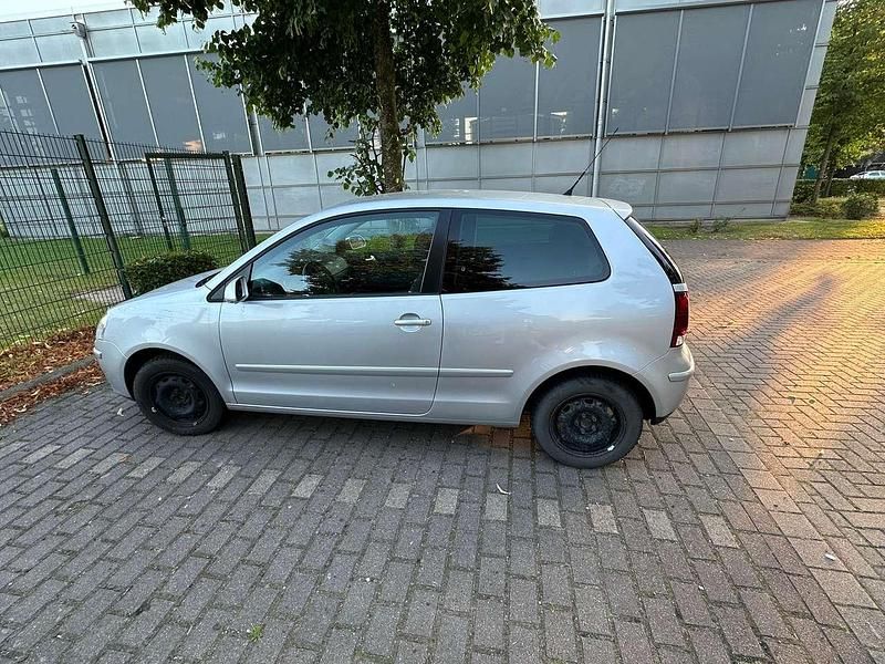 Gebraucht VW Polo 80 PS (58 kW) 2009 Silber Kleinwagen