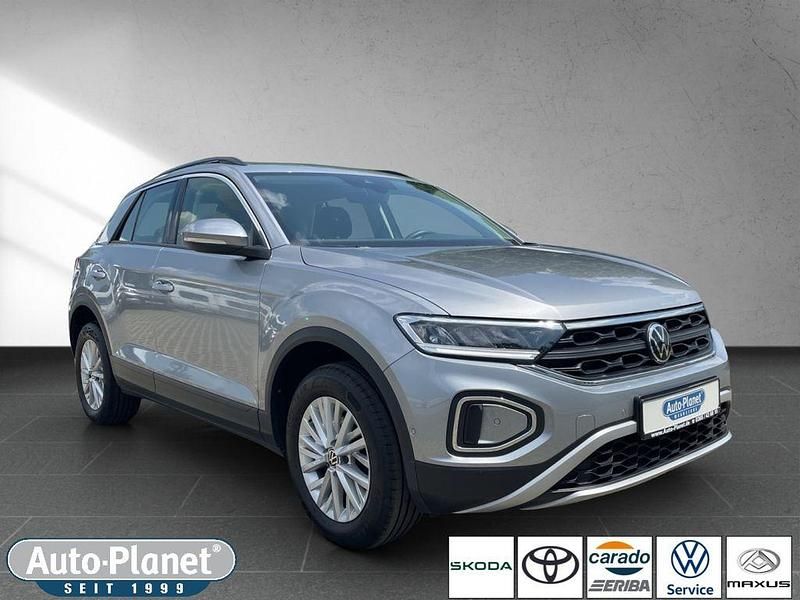 Pyrit silber metallic (metallic) Gebraucht 2022 VW T-Roc Life SUV | 24.990 € (Fairer Preis) - Bild 1/4