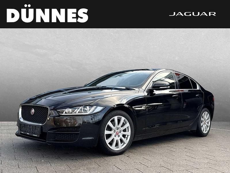 Schwarz Gebraucht 2019 Jaguar XE Pure Limousine | 17.990 € (Etwas zu teuer) - Bild 1/4