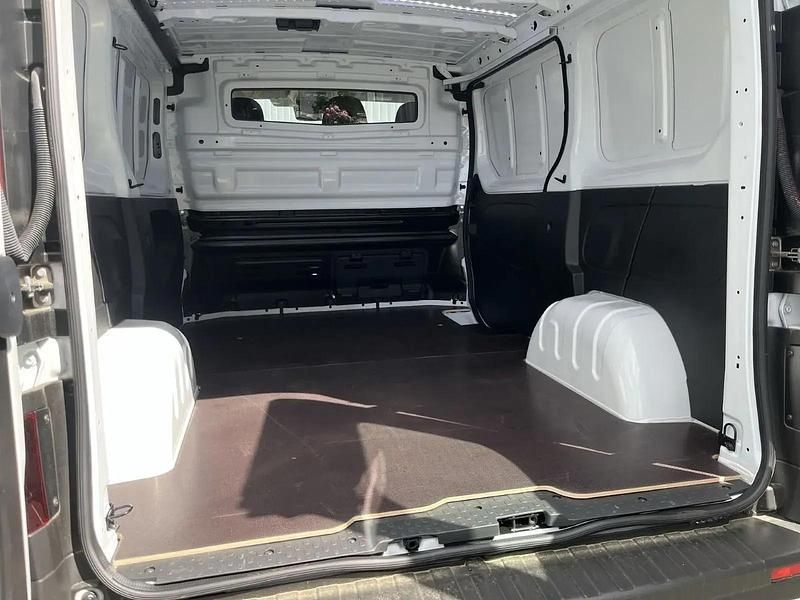 Gebraucht Nissan Primastar 150 PS (110 kW) 2024 Weiß Van / Kleinbus