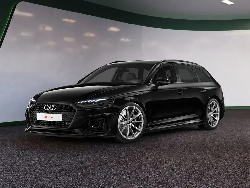 Gebraucht Audi RS4 Ambiente 450 PS (330 kW) 2024 Mythosschwarz metallic Kombi