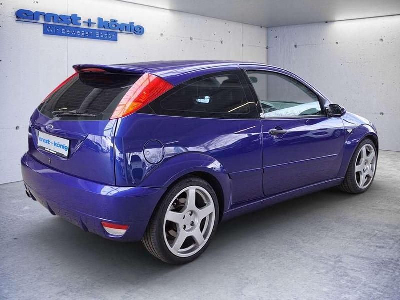 Second-hand Ford Focus RS 215 CP (158 kW) 2004 Albastru Berlinǎ