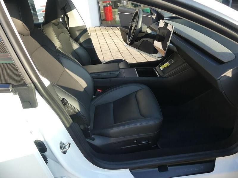 Gebraucht Tesla Model 3 RWD 208 kW (283 PS) 2024 Weiß Limousine