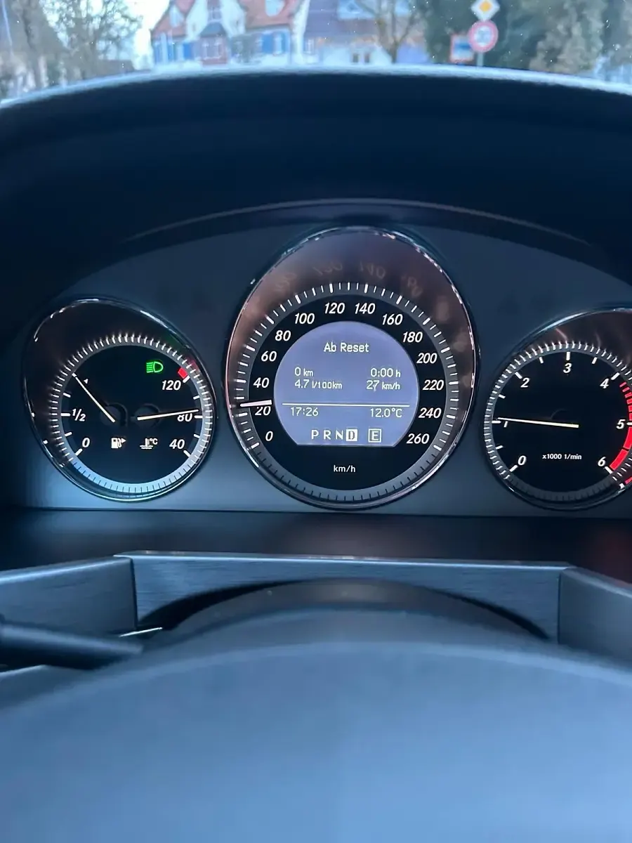 Gebraucht Mercedes GLK220 170 PS (125 kW) 2013 Grau SUV